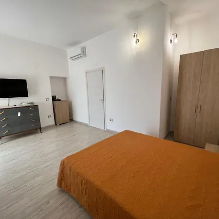 Residenza Giulia Affittacamere *
